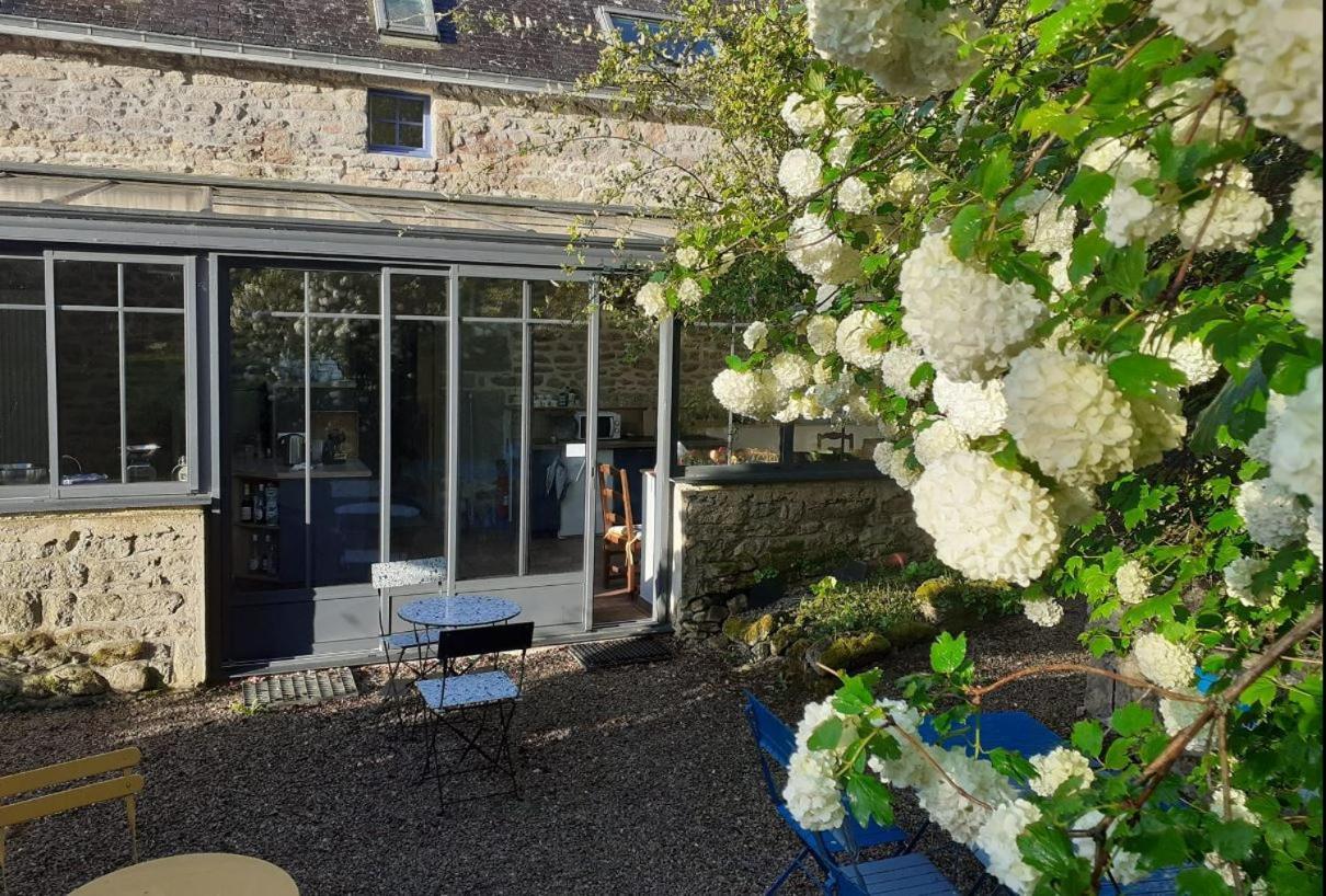 Des Feuilles Et Des Hiboux Guest house